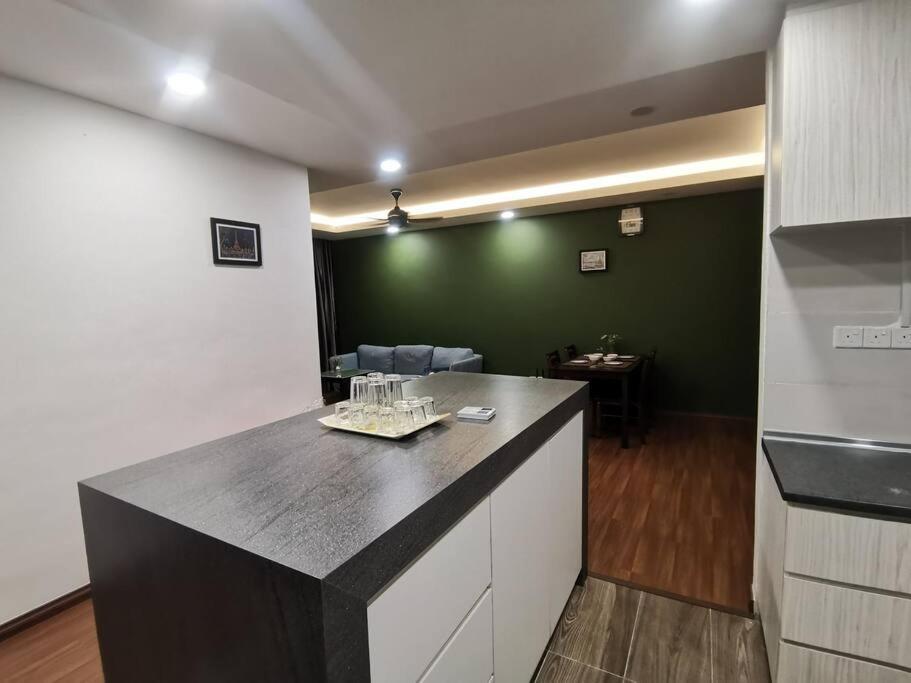 Teo Resident 2 Vivacity Jazz Suite 4 Кучинг Экстерьер фото